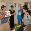 starostka Bukvice, Eli�ka Formanov� ukazuje knihu o Bukvici a K�elin�